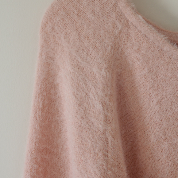 Fuzzy Beach Sweater - Picture 4 of 8